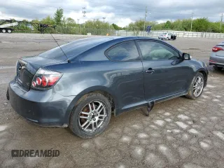 2009 Scion tC z VIN JTKDE167290296111, wystawiony jako Copart lot #55486315 z przebiegiem Nie podano mil oraz Szkoda całkowita • Salvage title. Historia ofert i sprzedaży dostępna na DreamBid. Obrazek 3.