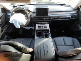 2023 Lincoln Aviator Standard z VIN 5LM5J6XC9PGL01432, wystawiony jako Copart lot #86017864 z przebiegiem Nie podano mil oraz Szkoda całkowita • Salvage title. Historia ofert i sprzedaży dostępna na DreamBid. Obrazek 8.