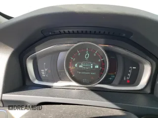 2015 Volvo V60 z VIN YV1612SC1F1191466, wystawiony jako Copart lot #64906184 z przebiegiem 89 444 mil mil oraz Szkoda całkowita • Salvage title. Historia ofert i sprzedaży dostępna na DreamBid. Obrazek 9.