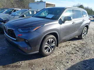 2022 Toyota Highlander Hybrid XLE with VIN 5TDGBRCH3NS546178, listed as a IAAI auction lot 41335455 with 44,737 mi miles. Bid and sale history available at carsss.com. Image 18.