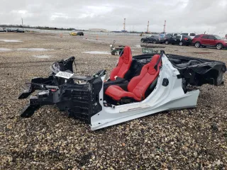 2024 Chevrolet Corvette 1LT z VIN 1G1YA3D46R5113216, wystawiony jako Copart lot #45026505 z przebiegiem Nie podano mil oraz Nie do naprawy • Non repairable. Historia ofert i sprzedaży dostępna na DreamBid. Obrazek 1.