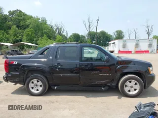 2013 Chevrolet Avalanche LT with VIN 3GNTKFE76DG259746, listed as a IAAI auction lot 42491223 with 92,131 mi miles and . Bid and sale history available at DreamBid. Image 13.