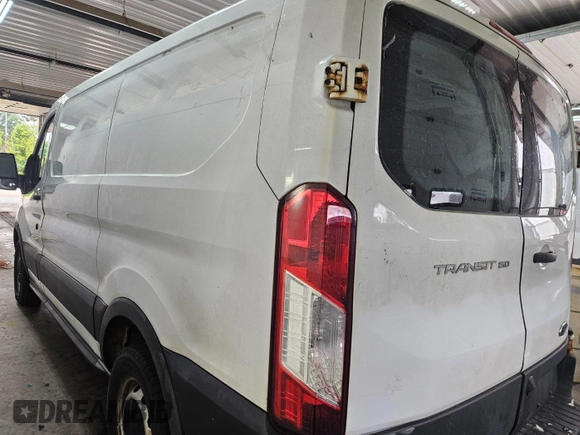 2017 Ford Transit z VIN 1FTYE1YMXHKA82272, wystawiony jako IAAI lot #42575786 z przebiegiem 256 393 mil mil oraz . Historia ofert i sprzedaży dostępna na DreamBid. Obrazek 25.