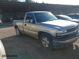 2000 Chevrolet Silverado 1500 with VIN 1GCEC14V7YZ182716, listed as a IAAI auction lot 41593759 with 361,512 mi miles. Bid and sale history available at carsss.com. Image 1.