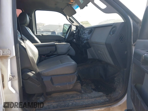 2015 Ford F-350 XL with VIN 1FT7W3AT0FEB56493, listed as a IAAI auction lot 41629744 with 261,988 mi miles and . Bid and sale history available at DreamBid. Image 5.