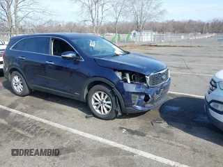 2020 Kia Sorento LX with VIN 5XYPGDA38LG627828, listed as a IAAI auction lot 41759936 with 76,138 mi miles. Bid and sale history available at carsss.com. Image 1.