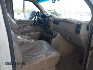 2002 Chevrolet Express with VIN 1GBFG15R021225474, listed as a IAAI auction lot 41770334 with 190,059 mi miles. Bid and sale history available at carsss.com. Image 5.