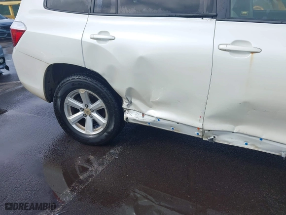 2008 Toyota Highlander with VIN JTEDS41A782038069, listed as a IAAI auction lot 40944842 with 194,421 mi miles. Bid and sale history available at carsss.com. Image 6.