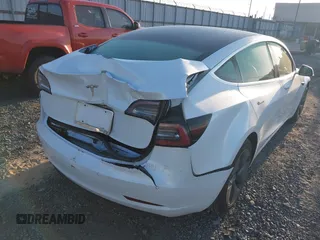 2019 Tesla Model 3 Mid Range z VIN 5YJ3E1EA8KF464681, wystawiony jako IAAI lot #42072104 z przebiegiem 83 451 mil mil oraz . Historia ofert i sprzedaży dostępna na DreamBid. Obrazek 6.