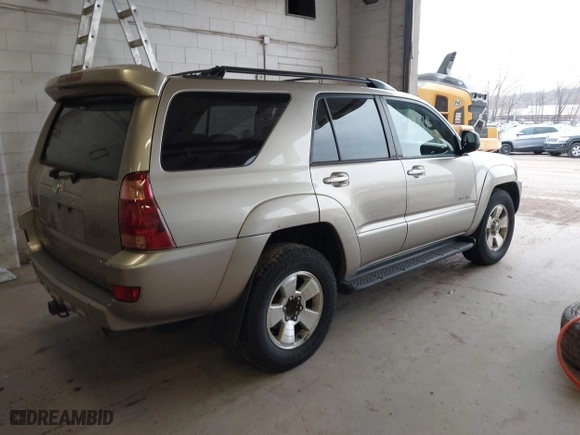 2005 Toyota 4Runner SR5 with VIN JTEBU14R458037441, listed as a IAAI auction lot 42043411 with 238,317 mi miles. Bid and sale history available at carsss.com. Image 4.