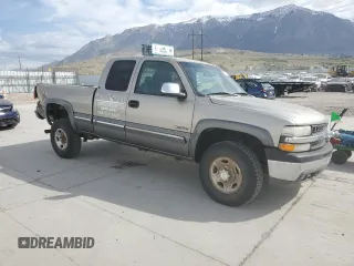 1999 Chevrolet Silverado 2500 LS z VIN 1GCGK29UXXE212282, wystawiony jako Copart lot #54422125 z przebiegiem 196 947 mil mil oraz Szkoda całkowita • Salvage title. Historia ofert i sprzedaży dostępna na DreamBid. Obrazek 4.