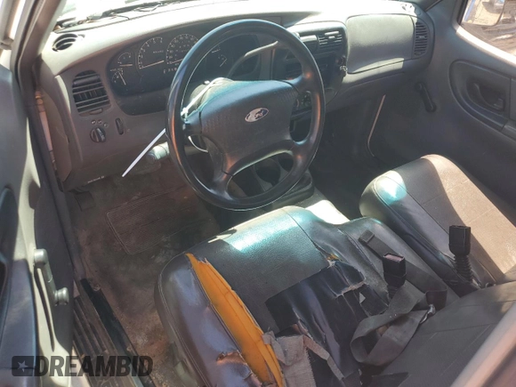 2001 Ford Ranger XL z VIN 1FTYR10D71PB77672, wystawiony jako Copart lot #56221145 z przebiegiem 267 375 mil mil oraz Nie do naprawy • Non repairable. Historia ofert i sprzedaży dostępna na DreamBid. Obrazek 8.
