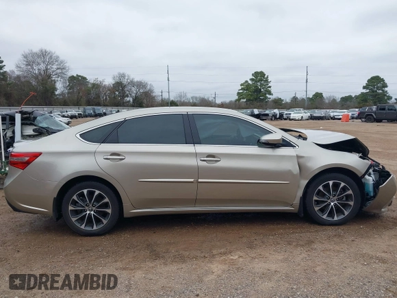 2018 Toyota Avalon XLE with VIN 4T1BK1EB5JU268101, listed as a IAAI auction lot 41470858 with 31,720 mi miles and . Bid and sale history available at DreamBid. Image 13.