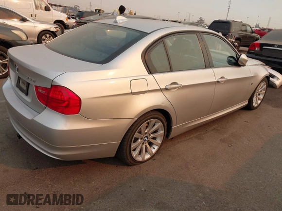 2011 BMW 3 Series 328i with VIN WBAPH5G55BNM71408, listed as a IAAI auction lot 41291450 with 169,483 mi miles and . Bid and sale history available at carsss.com. Image 4.