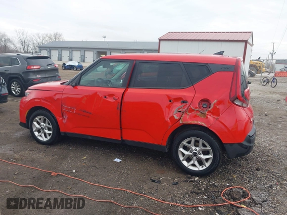 2020 Kia Soul S with VIN KNDJ23AU0L7731797, listed as a IAAI auction lot 41509315 with 110,390 mi miles. Bid and sale history available at carsss.com. Image 14.