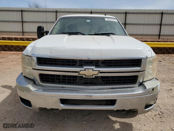 2007 Chevrolet Silverado 2500HD Work Truck with VIN 1GCHC24K27E526449, listed as a Copart auction lot 50052085 with 140,584 mi miles and Salvage Title. Bid and sale history available at carsss.com. Image 5.
