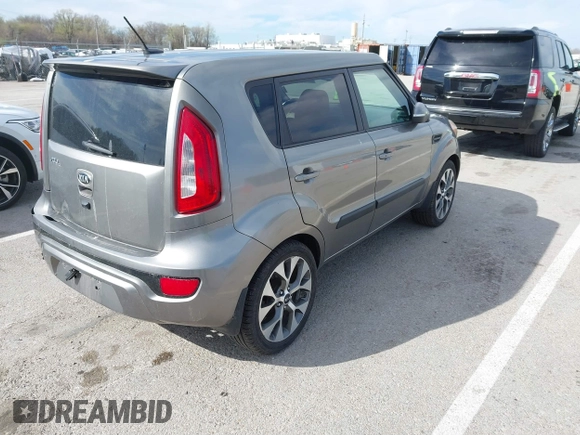 2013 Kia Soul ! with VIN KNDJT2A66D7576263, listed as a IAAI auction lot 41866755 with 197,522 mi miles. Bid and sale history available at carsss.com. Image 4.