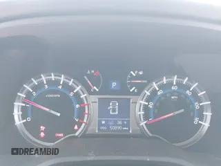 2018 Toyota 4Runner SR5 z VIN JTEZU5JR6J5166948, wystawiony jako IAAI lot #41625523 z przebiegiem 50 890 mil mil oraz . Historia ofert i sprzedaży dostępna na DreamBid. Obrazek 7.