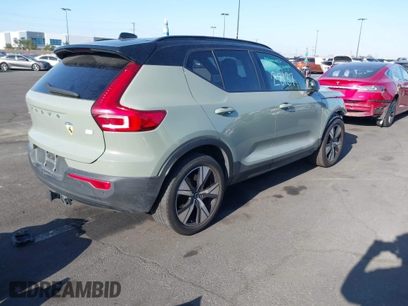 2021 Volvo XC40 with VIN YV4ED3UR3M2547274, listed as a IAAI auction lot 42328137 with 28,585 mi miles and . Bid and sale history available at DreamBid. Image 4.