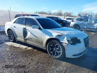 2019 Chrysler 300 with VIN 2C3CCAGG8KH542723, listed as a IAAI auction lot 41214612 with 1 mi miles. Bid and sale history available at carsss.com. Image 1.