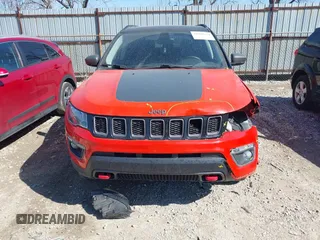 2018 Jeep Compass Trailhawk with VIN 3C4NJDDB4JT336745, listed as a IAAI auction lot 41898924 with 94,471 mi miles and . Bid and sale history available at carsss.com. Image 12.
