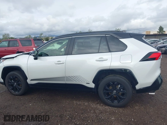 2024 Toyota RAV4 Hybrid XSE with VIN JTME6RFV5RJ060424, listed as a IAAI auction lot 41884481 with 8,730 mi miles and . Bid and sale history available at carsss.com. Image 14.