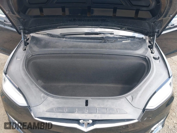 2019 Tesla Model X 75D with VIN 5YJXCBE21KF180203, listed as a IAAI auction lot 42190255 with 114,294 mi miles and . Bid and sale history available at DreamBid. Image 10.