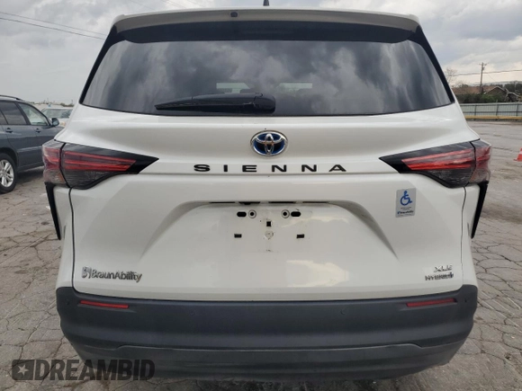 2022 Toyota Sienna XLE z VIN 5TDJRKECXNS075897, wystawiony jako Copart lot #51856935 z przebiegiem 15 805 mil mil oraz Czysty tytuł • Clean title. Historia ofert i sprzedaży dostępna na DreamBid. Obrazek 6.