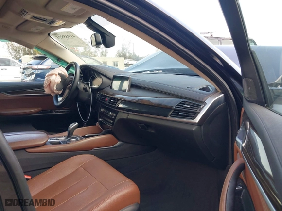 2016 BMW X6 xDrive35i with VIN 5UXKU2C50G0N83968, listed as a IAAI auction lot 41958971 with 70,738 mi miles. Bid and sale history available at carsss.com. Image 5.