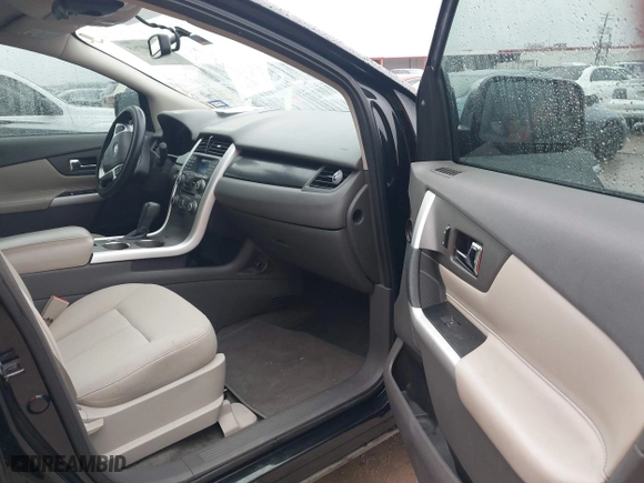 2013 Ford Edge SE with VIN 2FMDK4GC2DBA68769, listed as a IAAI auction lot 41960765 with 111,699 mi miles. Bid and sale history available at carsss.com. Image 5.