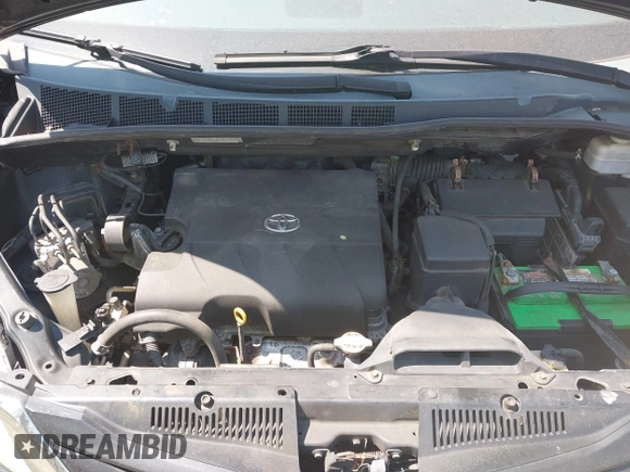 2011 Toyota Sienna LE AAS with VIN 5TDKK3DC4BS173688, listed as a IAAI auction lot 42106211 with 282,301 mi miles. Bid and sale history available at carsss.com. Image 10.