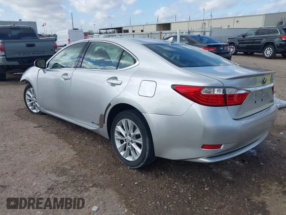 2013 Lexus ES 300h Hybrid with VIN JTHBW1GG5D2037179, listed as a IAAI auction lot 41775233 with 136,274 mi miles. Bid and sale history available at carsss.com. Image 3.