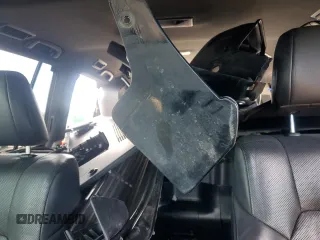 2021 Lexus LX 570 z VIN JTJDY7AX3M4334050, wystawiony jako Copart lot #44532325 z przebiegiem 90 103 mil mil oraz Szkoda całkowita • Salvage title. Historia ofert i sprzedaży dostępna na DreamBid. Obrazek 10.
