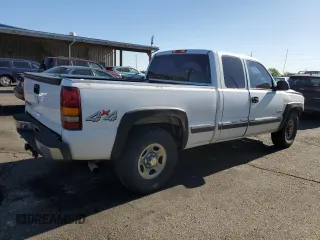 2001 Chevrolet Silverado 1500 LS with VIN 1GCEK19TX1E288438, listed as a Copart auction lot 55347945 with 215,060 mi miles and Clean Title. Bid and sale history available at DreamBid. Image 3.