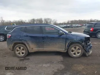 2018 Jeep Compass Latitude z VIN 3C4NJDBB3JT434507, wystawiony jako IAAI lot #42120088 z przebiegiem 82 181 mil mil oraz . Historia ofert i sprzedaży dostępna na DreamBid. Obrazek 13.