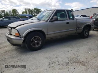 1998 GMC Sonoma SLS z VIN 1GTCS1944W8530680, wystawiony jako Copart lot #55601545 z przebiegiem Nie podano mil oraz Szkoda całkowita • Salvage title. Historia ofert i sprzedaży dostępna na DreamBid. Obrazek 1.