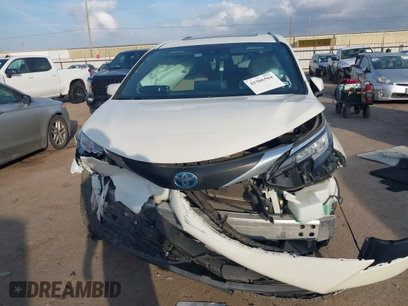 2021 Toyota Sienna XLE with VIN 5TDYRKEC9MS005997, listed as a IAAI auction lot 41506504 with 89,695 mi miles. Bid and sale history available at carsss.com. Image 12.