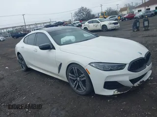 2023 BMW 8 Series M850i z VIN WBAGV8C06PCK97193, wystawiony jako IAAI lot #41888779 z przebiegiem 40 845 mil mil oraz . Historia ofert i sprzedaży dostępna na DreamBid. Obrazek 1.