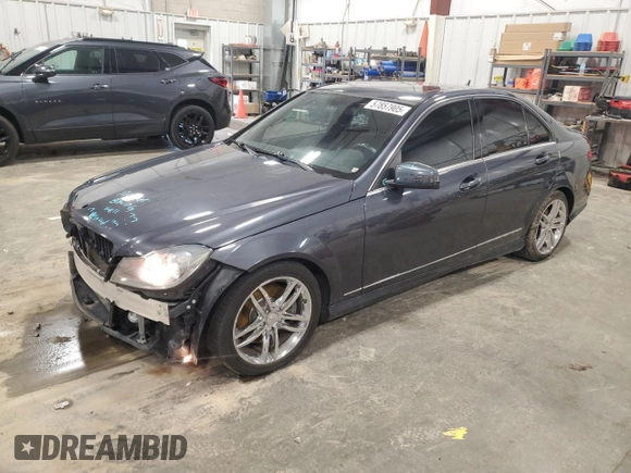 2013 Mercedes-Benz C 300 Sport z VIN WDDGF8AB1DR259700, wystawiony jako Copart lot #57857905 z przebiegiem 127 083 mil mil oraz Czysty tytuł • Clean title. Historia ofert i sprzedaży dostępna na DreamBid. Obrazek 1.
