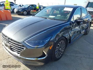 2021 Hyundai Sonata Hybrid Limited with VIN KMHL54JJ0MA017017, listed as a IAAI auction lot 41723792 with 34,590 mi miles. Bid and sale history available at carsss.com. Image 2.
