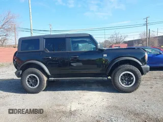 2024 Ford Bronco Big Bend z VIN 1FMDE7BH9RLB43700, wystawiony jako IAAI lot #41989406 z przebiegiem 10 101 mil mil oraz . Historia ofert i sprzedaży dostępna na DreamBid. Obrazek 14.