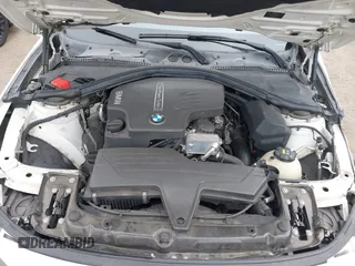 2015 BMW 3 Series 328i xDrive z VIN WBA3B3G56FNT19275, wystawiony jako IAAI lot #42455029 z przebiegiem Nie podano mil oraz . Historia ofert i sprzedaży dostępna na DreamBid. Obrazek 10.