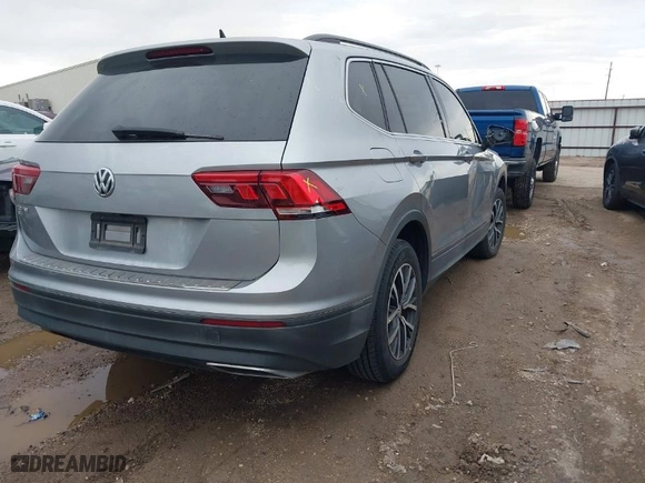 2019 Volkswagen Tiguan SE with VIN 3VV3B7AX6KM138493, listed as a IAAI auction lot 41367279 with 84,534 mi miles. Bid and sale history available at carsss.com. Image 4.