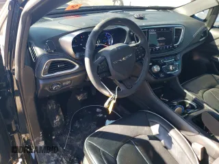 2023 Chrysler Pacifica Hybrid Limited with VIN 2C4RC1S77PR501630, listed as a Copart auction lot 46143825 with 39,419 mi miles and Salvage title. Bid and sale history available at DreamBid. Image 8.