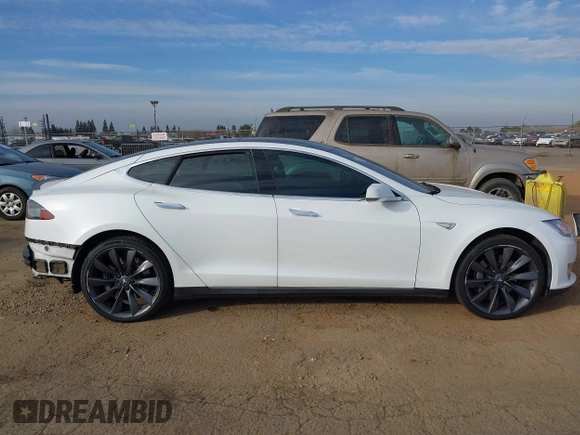2012 Tesla Model S Performance with VIN 5YJSA1DP7CFS01032, listed as a IAAI auction lot 41423925 with 18,070 mi miles. Bid and sale history available at carsss.com. Image 13.