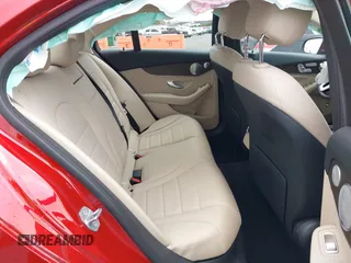 2021 Mercedes-Benz C 300 z VIN W1KWF8EB5MR622425, wystawiony jako IAAI lot #41664023 z przebiegiem 21 961 mil mil oraz . Historia ofert i sprzedaży dostępna na DreamBid. Obrazek 8.
