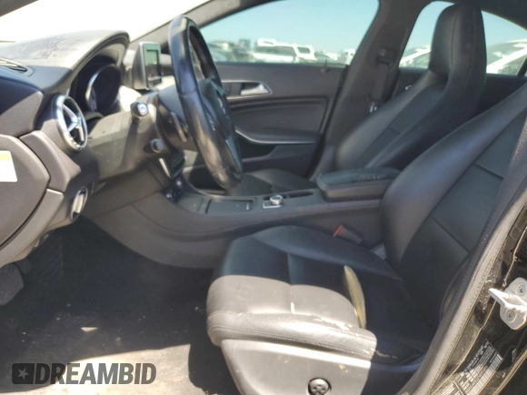 2014 Mercedes-Benz CLA 250 with VIN WDDSJ4EB2EN051698, listed as a Copart auction lot 61304194 with 3,740 mi miles and Clean title. Bid and sale history available at DreamBid. Image 7.