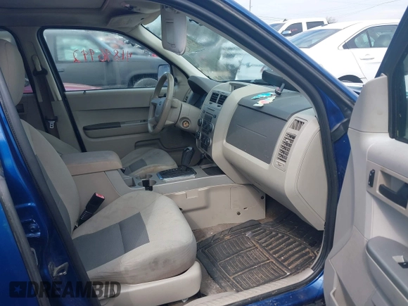 2008 Ford Escape XLT with VIN 1FMCU93168KE20965, listed as a IAAI auction lot 41896992 with 242,835 mi miles. Bid and sale history available at carsss.com. Image 5.