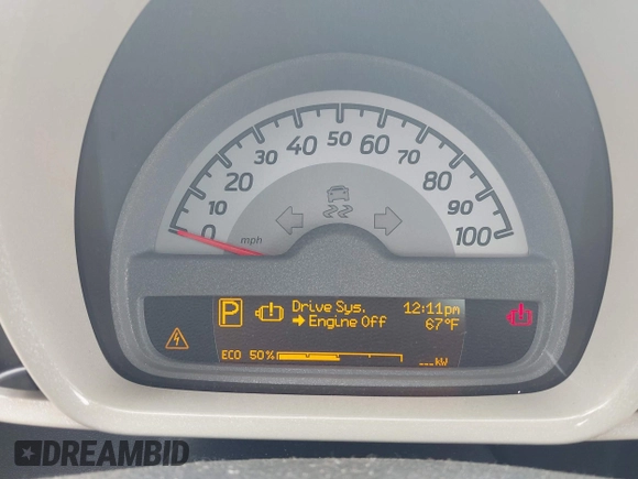 2015 Smart fortwo Passion with VIN WMEEJ9AA4FK831076, listed as a IAAI auction lot 42424797 with Not provided miles and . Bid and sale history available at DreamBid. Image 7.
