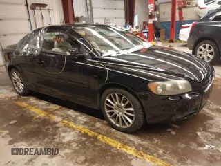2007 Volvo C70 with VIN YV1MC68247J023037, listed as a IAAI auction lot 41573347 with 91,876 mi miles. Bid and sale history available at carsss.com. Image 1.